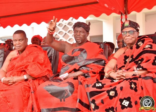 Nii Okanta Ankrah II (In the middle) of two other royal members