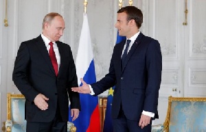 Macron Putin 1