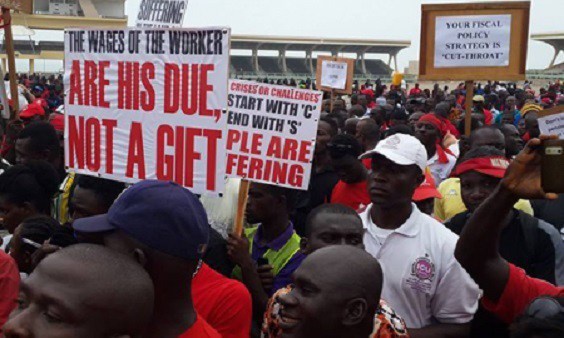 Aggrieved public sector workers demonstrate today over 4% salary increment