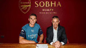 Viktor Gyökeres (L) has signed for Arsenal