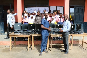 ICODEHS Academy receiving the items