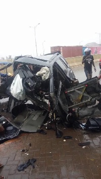 Social user, KB William, shared photos of the wrecked car on Facebook
