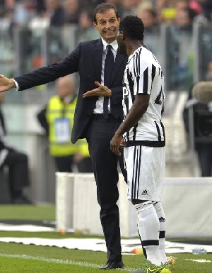Juventus coach Massimiliano Allegri with Kwadwo Asamoah