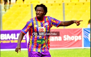 Sulley Muntari in action for Hearts of Oak