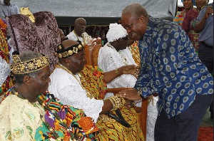 Togbi Sri III, Awoamefia of Anlo state welcomes President Mahama to the durba grounds