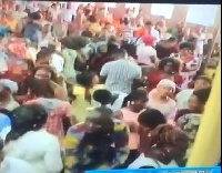 Church members dance to 'Onaapo'
