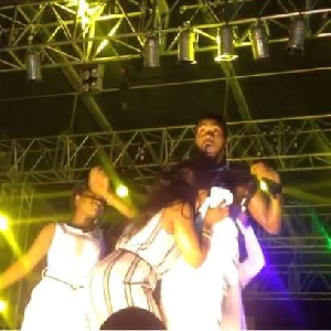 Video: Excited lady 'kisses' D'banj's naked chest on stage
