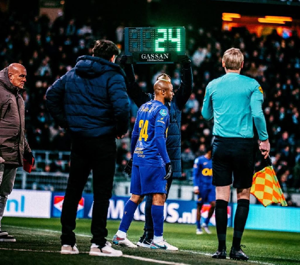 Watch the emotional moment Andre Ayew came on for his NAC Breda debut