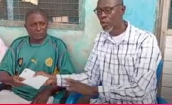 Ex-Ghanaian footballer Ibrahim Merigah weeps as John Mahama donates ...