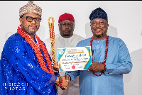 HRM Ihenetu (L) receiving the  Africa Living Legend Award