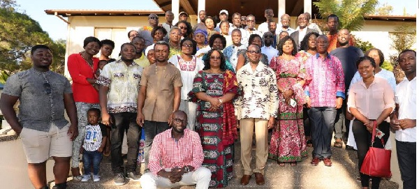 Ghana's High Commissioner to Australia,Nii Adjei (M) in a pose with Ghanaians living in Canberra