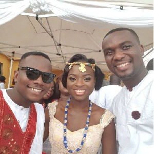 Joe Mettle with is manager and his wife