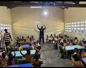 Mdeikal Donates To School