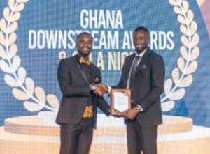 Abdul Fatawa Mohammed receiving his award