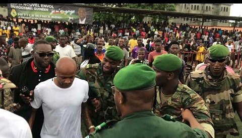 Andre Ayew mobbed by thousands