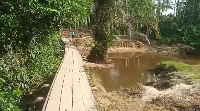 A picture of the bridge creating lots of problems in the community