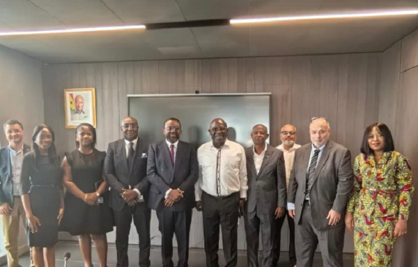 BoG Governor Dr Asiamah (5th from R), Sam Jonah (6th) with members of the ICC