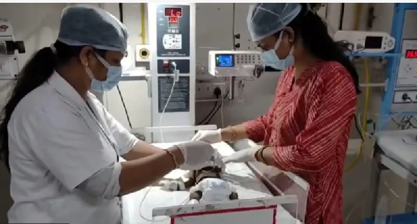 Dem find di baby by chance wen one shepherd hear faint cry wey dey come from under heap of earth