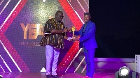 Barimah Amoaning Samuel receiving the award