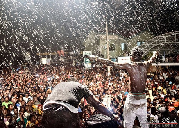 Shatta Wale performing in the rain at SallahFest