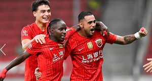 Prince Ampem in a group picture with team mates