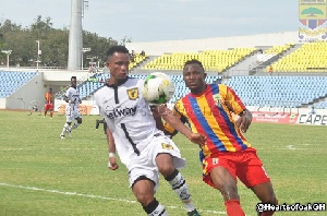 Richard Osei-Agyemang (in white jersey) wants the league to return