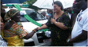 Hannah Tetteh donates ambulances