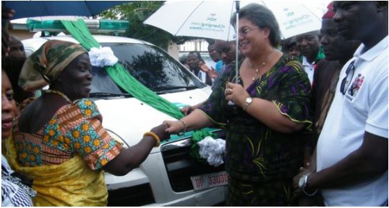 Hannah Tetteh donates ambulances