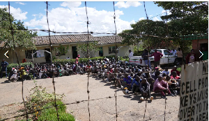Prisoners gather inside Chikurubi Maximum prison before their release (file photo)