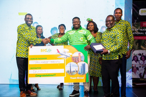 The ceremony brought together the Board of Directors, management, staff, sales executives