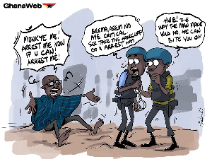 Watch as Kwahumanhene sits on the ground, daring police to arrest him