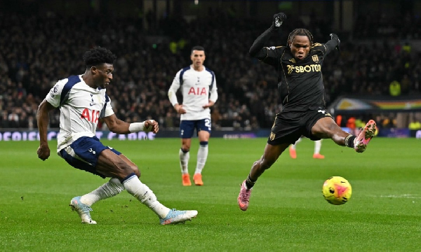 Kudus (L) scored a sensational goal against Fulham