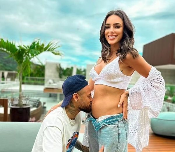 Neymar  and his pregnant girlfriend Bruna Biancardi
