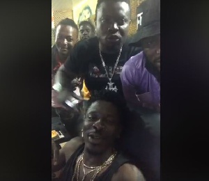 Shatta Wale slapped his body guard on stage at the 2017 S Concert