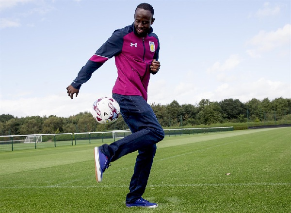 Albert Adomah, Aston Villa