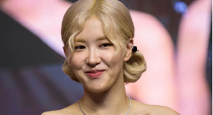 Rosé scored the biggest hit of the year with her Bruno Mars collaboration APT