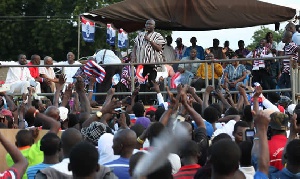Dr. Mahamudu Bawumia addressing some electorate on his campaign tour