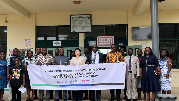The dignitaries at the Cape Coast Teaching Hospital when the place was unveiled