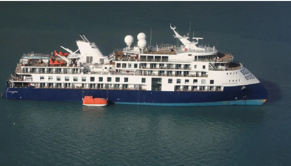 Ocean Explorer ship has run aground, in Alpefjord, Greenland, with 206 passengers and crew members