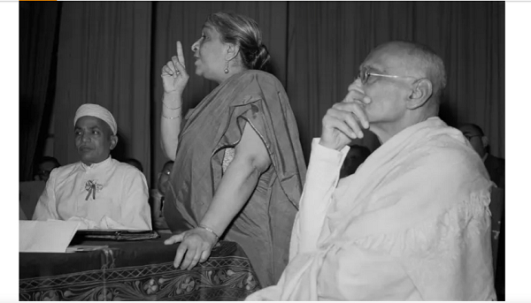 Indian orator Sarojini Naidu (1879 - 1949), centre, gives her inaugural address Getty images