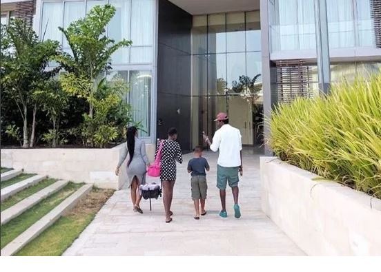 Kwaw Kese with his children and wife