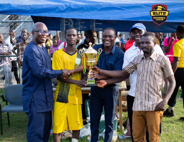 Mankessim SHTS receiving their trophy for being Central Region Zone 3 champions