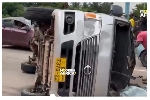 Several passengers injured as vehicle overturns on Okponglo–Madina stretch