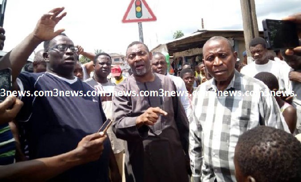 Dr. Lawrence Tetteh who is in the region for a crusade rushed to the scene