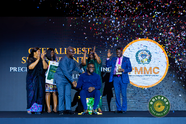 Dep GoldBod CEO with other representatives receiving the award