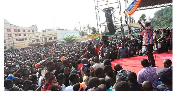 Kenya’s opposition leader leader Raila Odinga addressing supporters