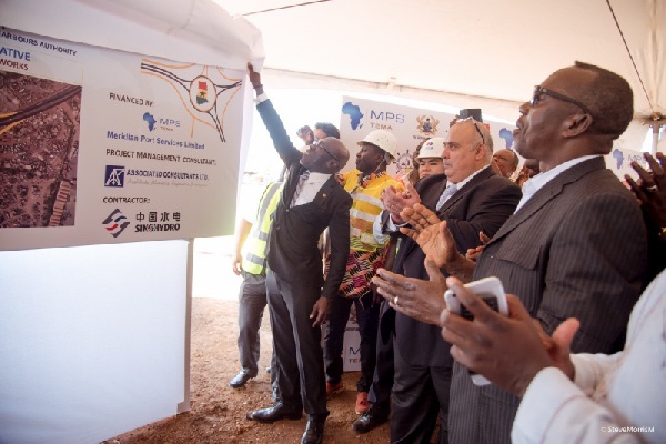 Alhaji Inusah Fuseini, Minister of Roads and Highways unveiling the project