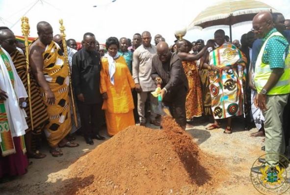 President Nana Addo Dankwa Akufo-Addo cutting sod for the phase two of Kumasi Airport project