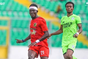 Kotoko defender Yussif Nurudeen in action against Bechem United