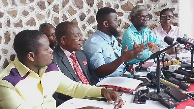 John Akwasi Amponsah addressing members of the association